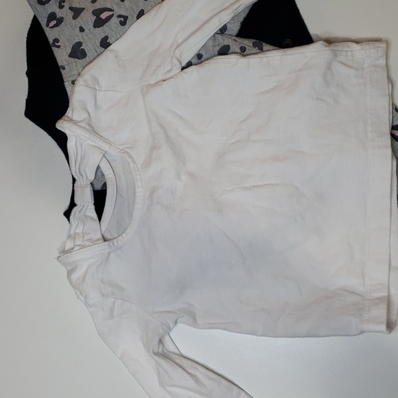 5/$30 CARTER'S Reindeer Holiday Long Sleeve + Heart Leopard Leggings + Cardigan - Picture 5 of 6